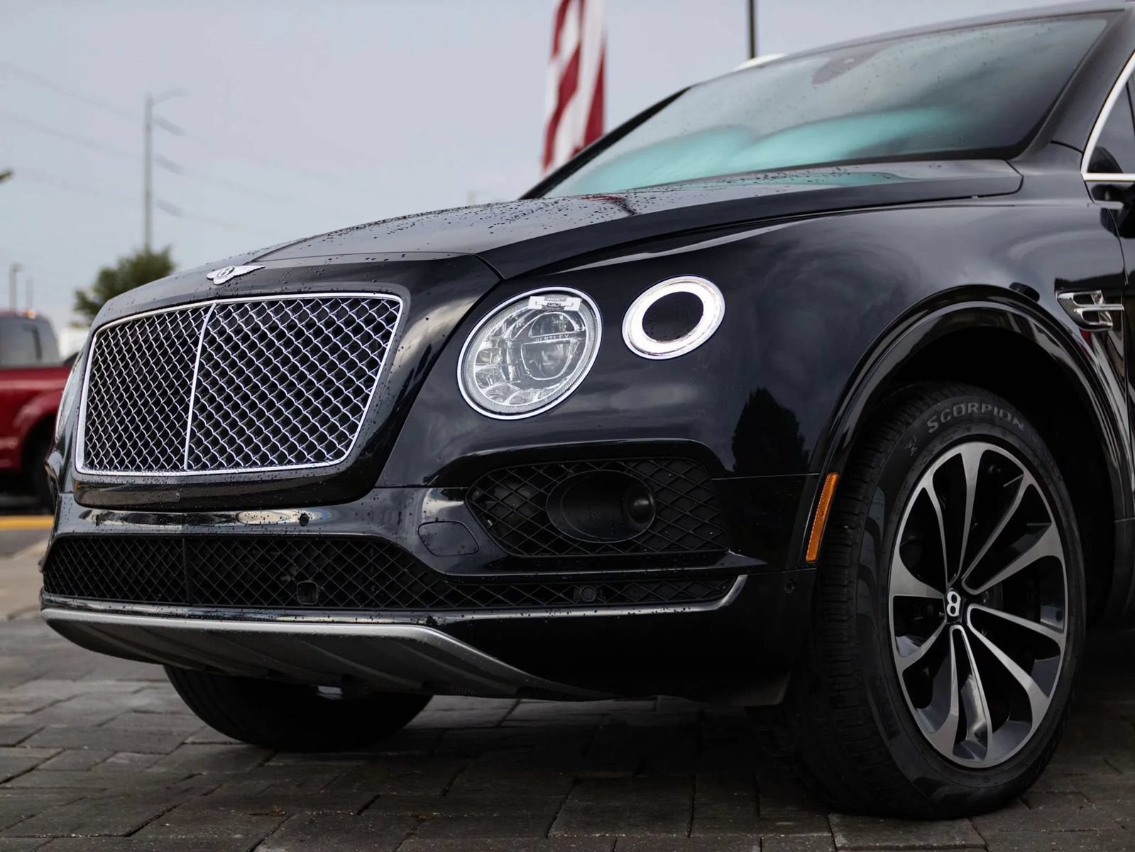 Used 2017 Bentley Bentayga AWD/4WD image 4