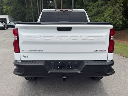 Used 2024 Chevrolet Silverado 1500 ZR2 AWD/4WD image 9