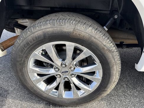 Used 2016 Ford F150 Lariat w/ Equipment Group 502A Luxury image 17