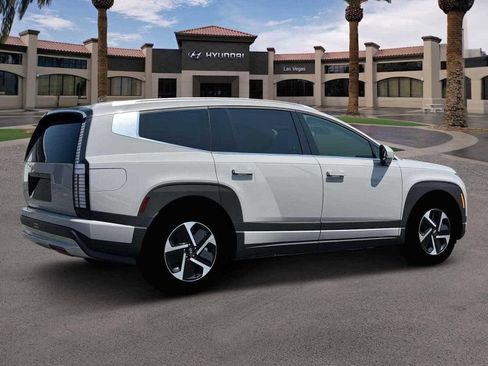 New 2026 Hyundai Ioniq 9 SE AWD/4WD image 8