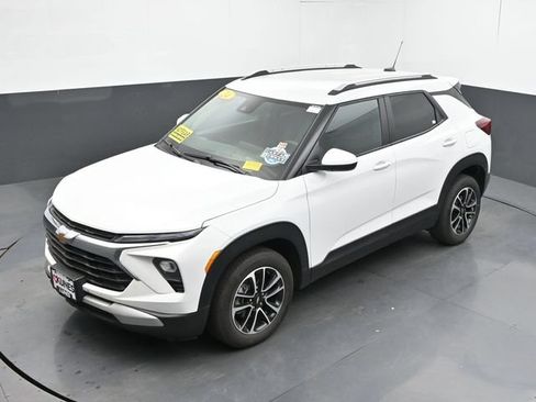 Used 2024 Chevrolet TrailBlazer LT FWD image 17