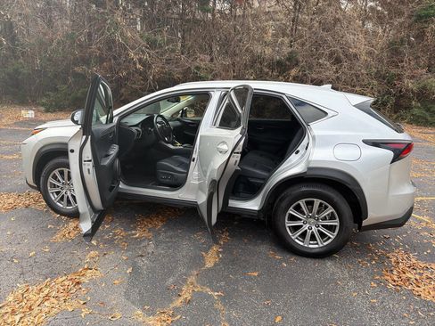 Used 2015 Lexus NX 200t FWD image 19