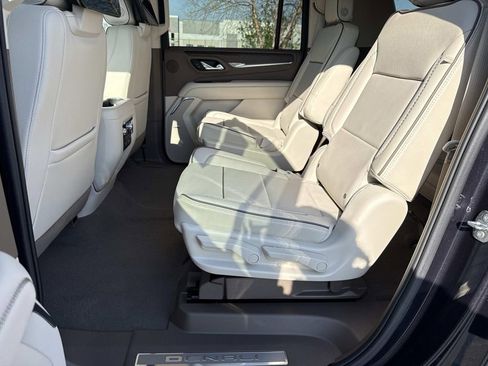 Used 2024 GMC Yukon XL Denali w/ Advanced Technology Package AWD/4WD image 22