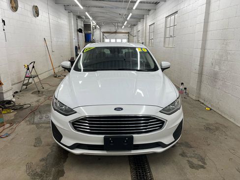 Used 2020 Ford Fusion SE image 8