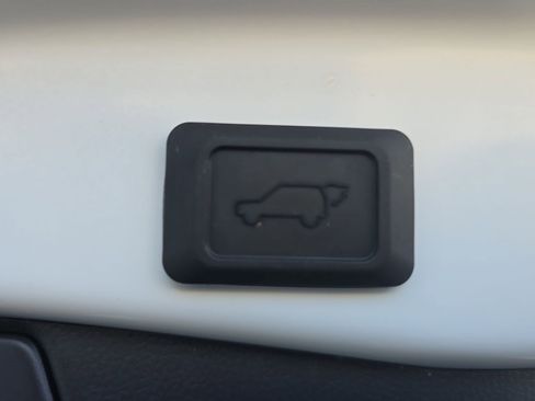 Used 2024 Toyota RAV4 XLE image 19