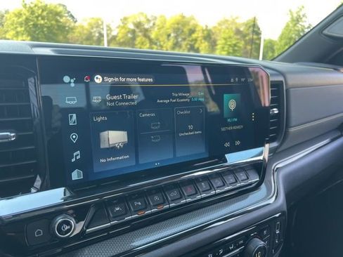 Used 2025 Chevrolet Silverado 1500 ZR2 w/ Technology Package image 17