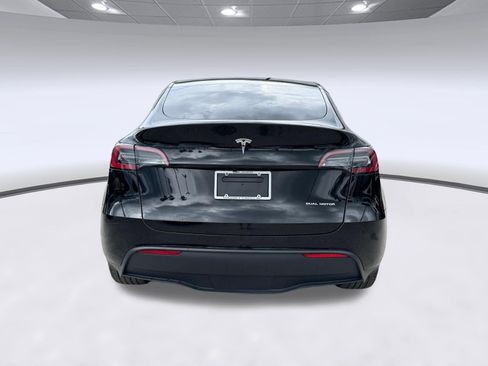 Used 2025 Tesla Model Y Long Range AWD/4WD image 10
