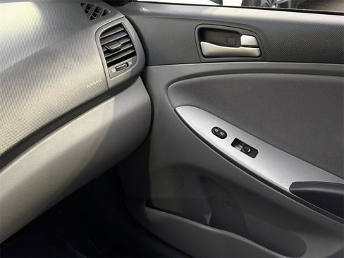 Used 2017 Hyundai Accent SE image 26