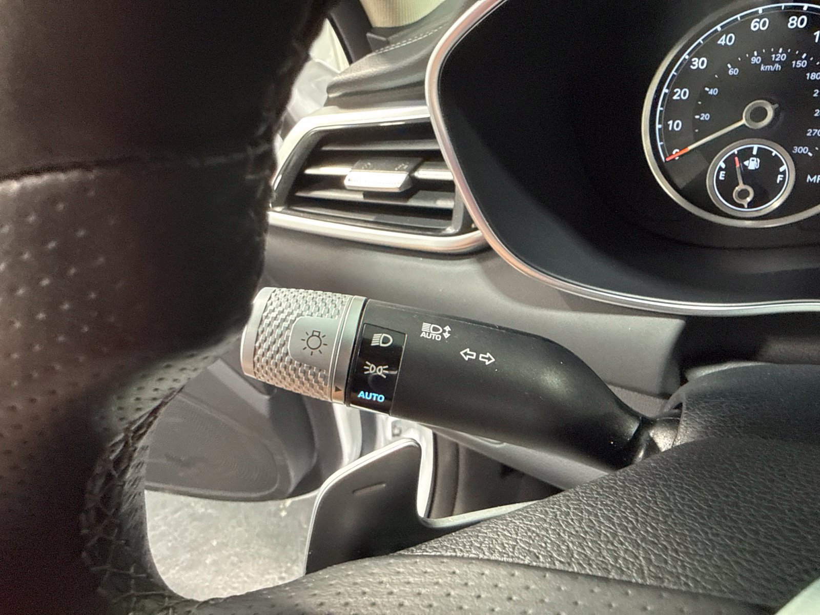 Used 2025 Genesis G70 2.5T AWD/4WD image 43