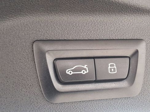 Certified 2024 BMW X7 xDrive40i w/ M Sport Package image 32