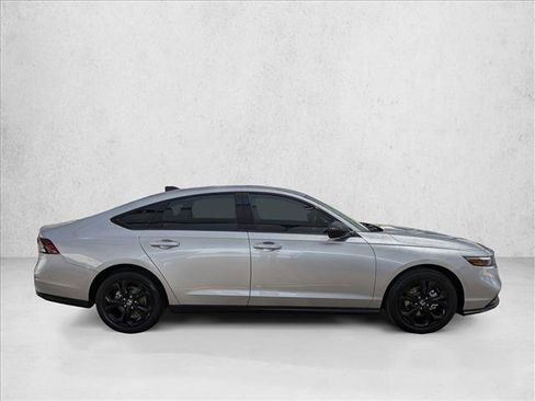 Certified 2025 Honda Accord SE image 4