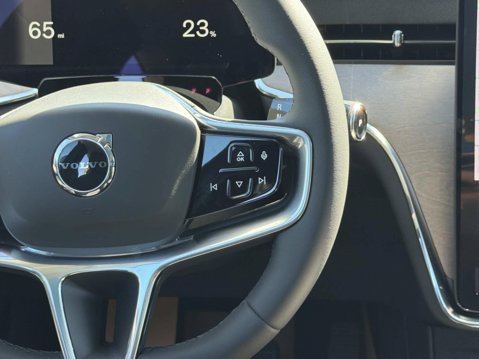 New 2026 Volvo EX90 Plus AWD/4WD image 9