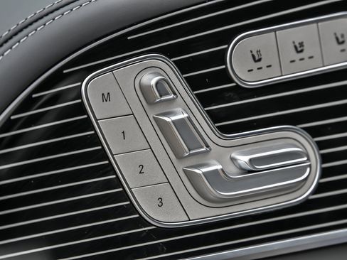 Used 2026 Mercedes-Benz Maybach GLS 600 4MATIC image 26