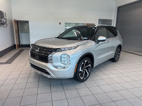 Used 2024 Mitsubishi Outlander SEL image 9