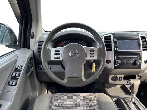 Used 2019 Nissan Frontier SV image 18