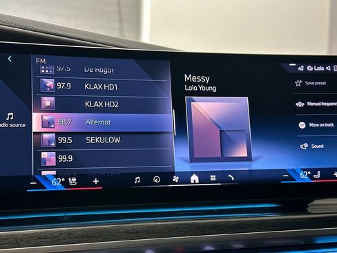 Certified 2023 BMW 740i w/ Parking Assistance Package image 24