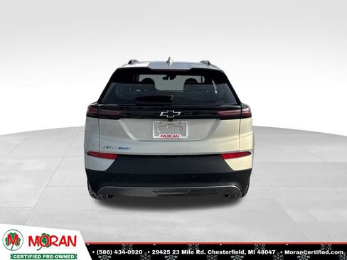 Used 2022 Chevrolet Bolt EUV LT w/ Comfort Package image 4