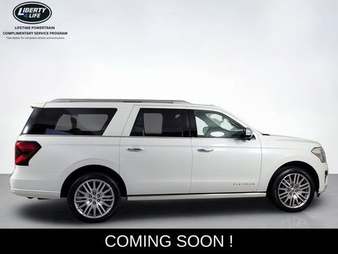 Used 2022 Ford Expedition Max Platinum image 2