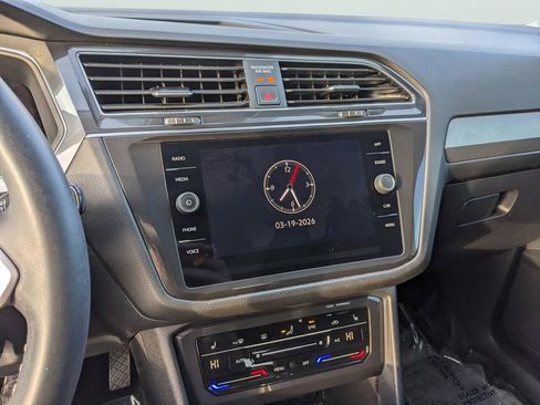 Certified 2022 Volkswagen Tiguan SE w/ Panoramic Sunroof Package image 20