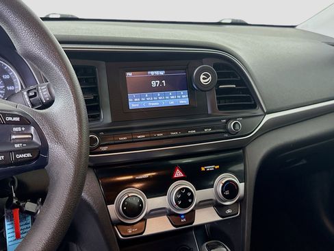 Used 2019 Hyundai Elantra SE w/ Cargo Package image 18