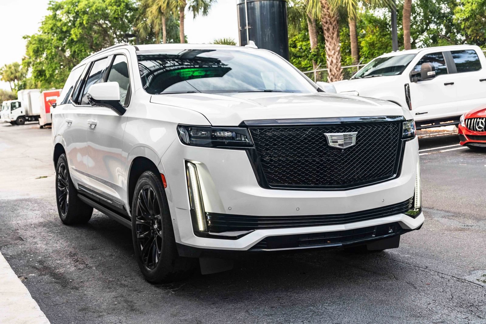 Used 2021 Cadillac Escalade Sport Platinum w/ LPO, ONYX Package AWD/4WD image 4