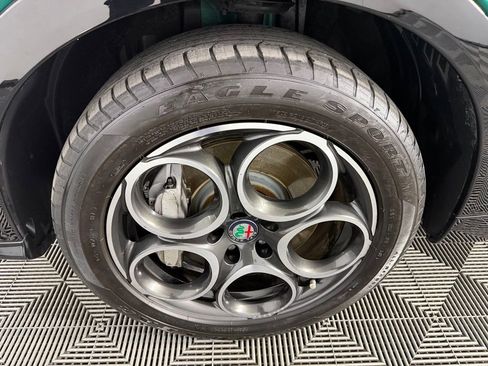 Used 2024 Alfa Romeo Tonale Ti AWD/4WD image 11