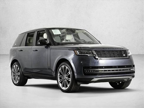 Used 2025 Land Rover Range Rover SE AWD/4WD image 3