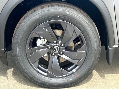 New 2026 Nissan Rogue SV FWD image 4