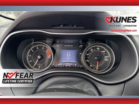 Used 2022 Jeep Cherokee Trailhawk AWD/4WD image 28