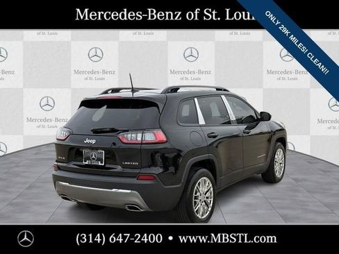 Used 2022 Jeep Cherokee Limited image 3