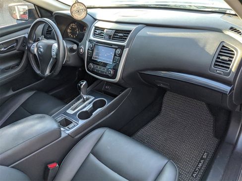 Used 2018 Nissan Altima 2.5 SR w/ SR Midnight Edition image 7