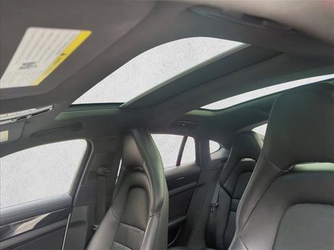 Used 2022 Porsche Panamera 4 w/ Premium Package image 20