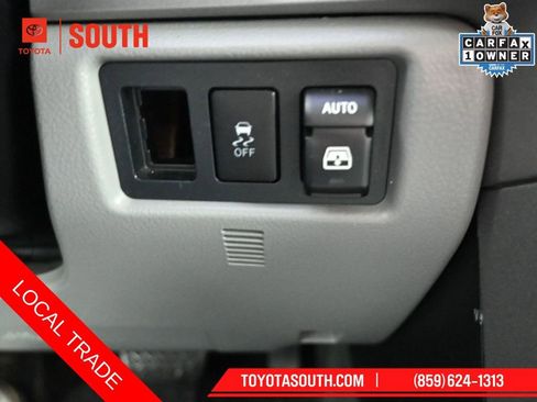 Used 2013 Toyota Sequoia Platinum image 19