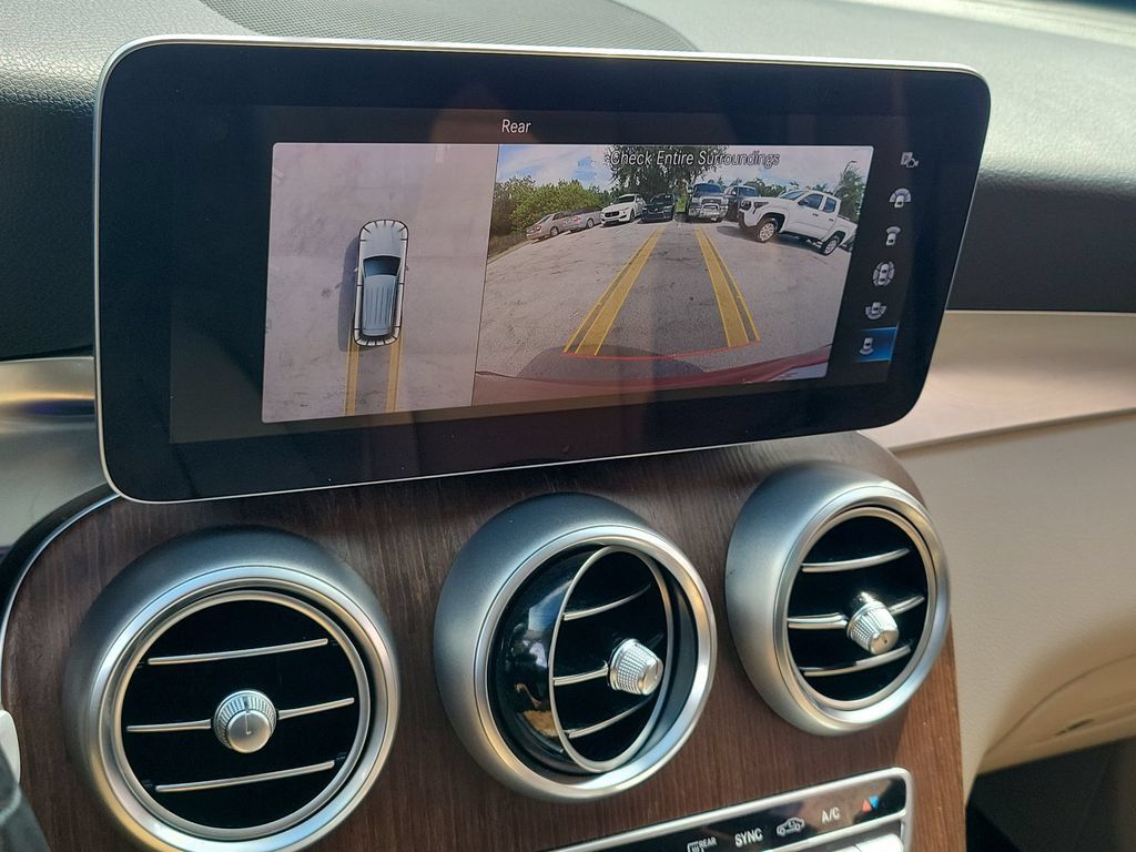 Used 2021 Mercedes-Benz GLC 300 w/ Premium Package image 15