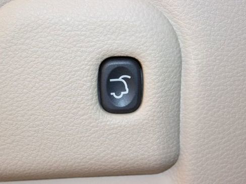 Used 2019 Jeep Grand Cherokee Limited image 15