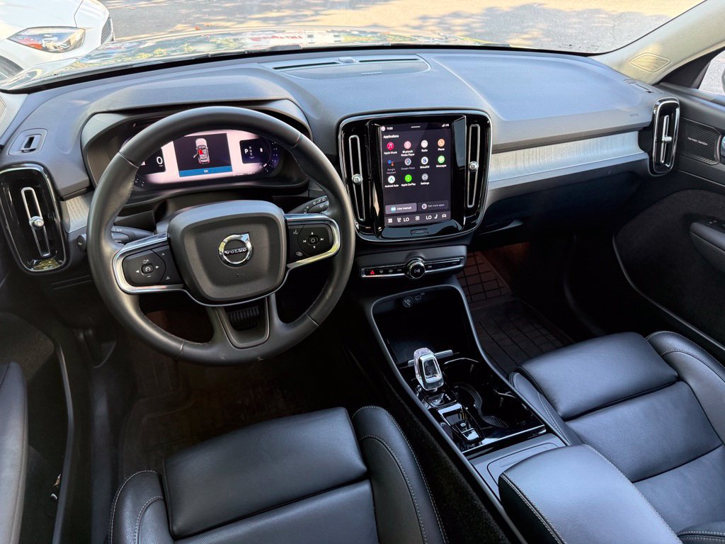 Used 2025 Volvo XC40 B5 Plus w/ Climate Package AWD/4WD image 10