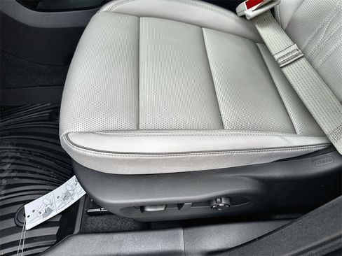 New 2026 Buick Envision Avenir image 25