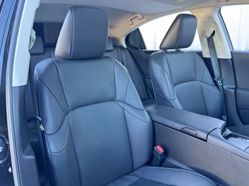 Used 2023 Lexus ES 300h w/ Premium Package image 38