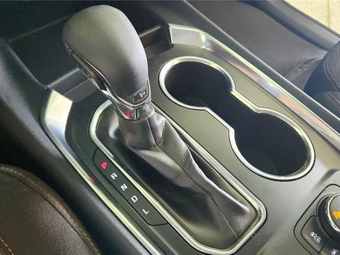 Used 2021 Chevrolet Traverse LT image 27