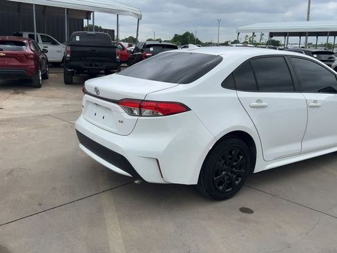 Used 2022 Toyota Corolla LE image 7