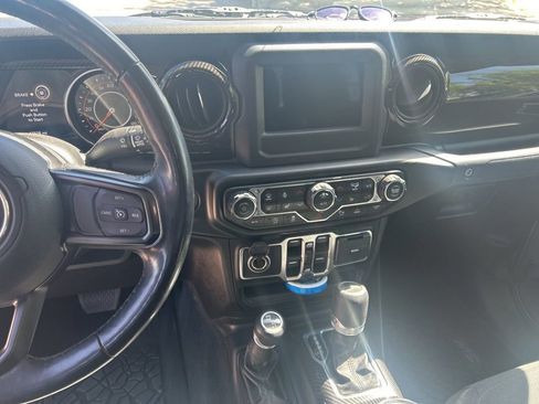 Used 2020 Jeep Gladiator Sport w/ Quick Order Package 24S AWD/4WD image 10
