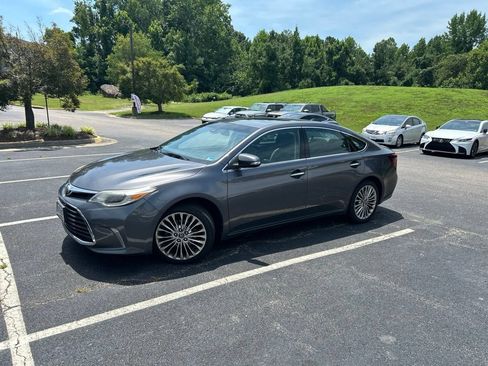 Used 2016 Toyota Avalon Limited w/ Toyota Safety Sense Package FWD image 6