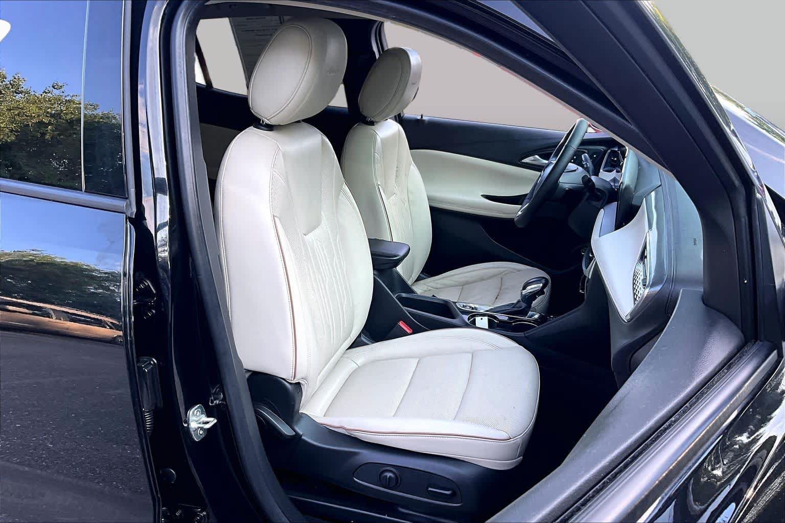 Used 2024 Buick Encore GX Avenir w/ Avenir Technology Package FWD image 7