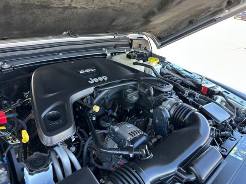 Used 2020 Jeep Gladiator Rubicon image 32