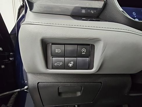 Used 2023 Toyota Highlander Limited image 30