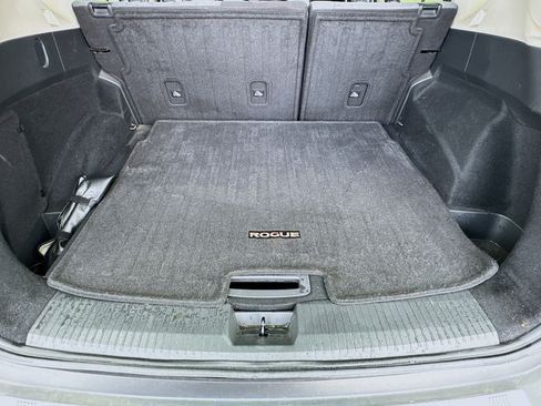 Used 2023 Nissan Rogue SV FWD image 17