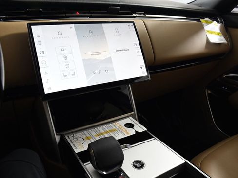 New 2025 Land Rover Range Rover Long Wheelbase SE image 31