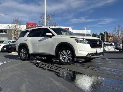 Used 2024 Nissan Pathfinder SL w/ Black Appearance Package
