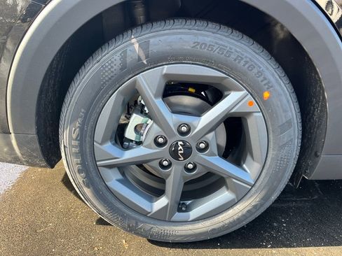 New 2026 Kia K4 LXS image 12