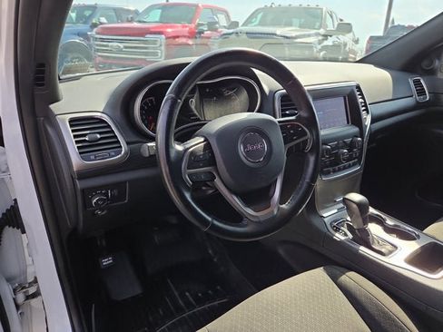 Used 2020 Jeep Grand Cherokee Laredo image 8